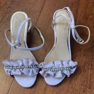 Dusty pink Jewel Badgley Mischka satin sandals size 5